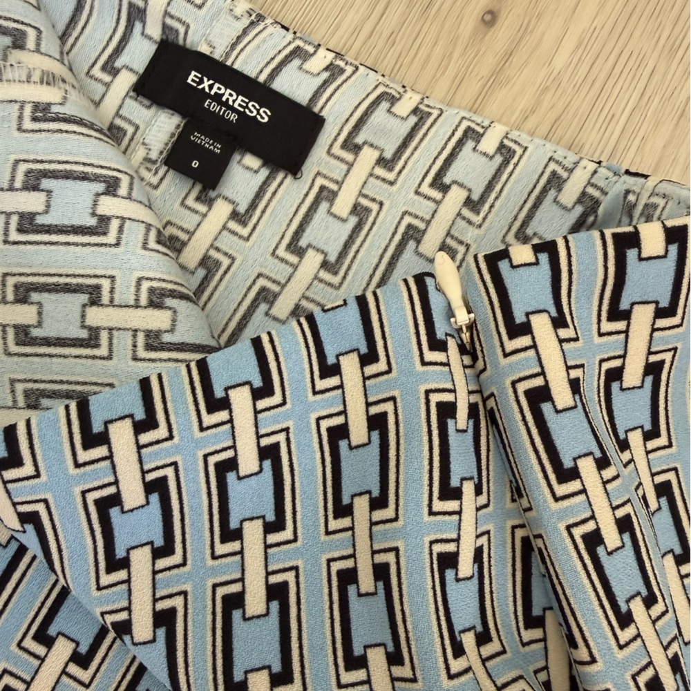 Express Patterned Skort - image 4